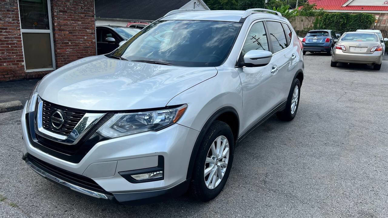 Used 2019 Nissan Rogue SV w/ Sun & Sound Touring Package image 3