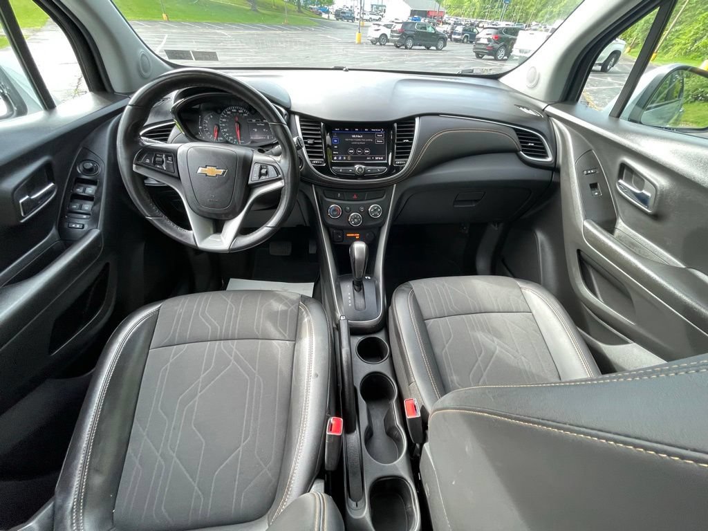 Certified 2022 Chevrolet Trax LT w/ LT Convenience Package AWD/4WD image 19