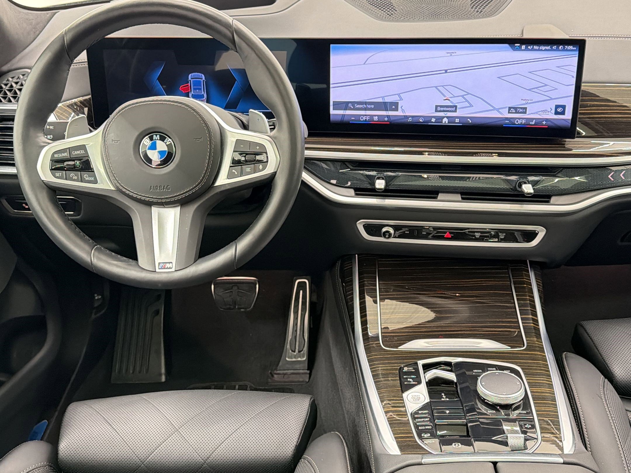 Certified 2025 BMW X7 xDrive40i w/ M Sport Package image 27