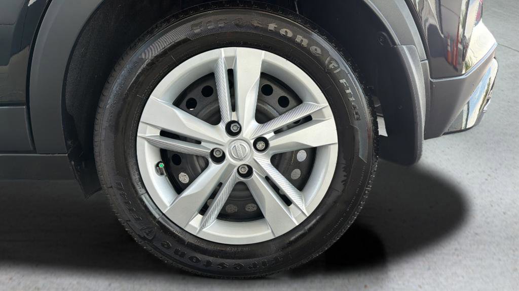 Certified 2025 Nissan Kicks Play S image 15