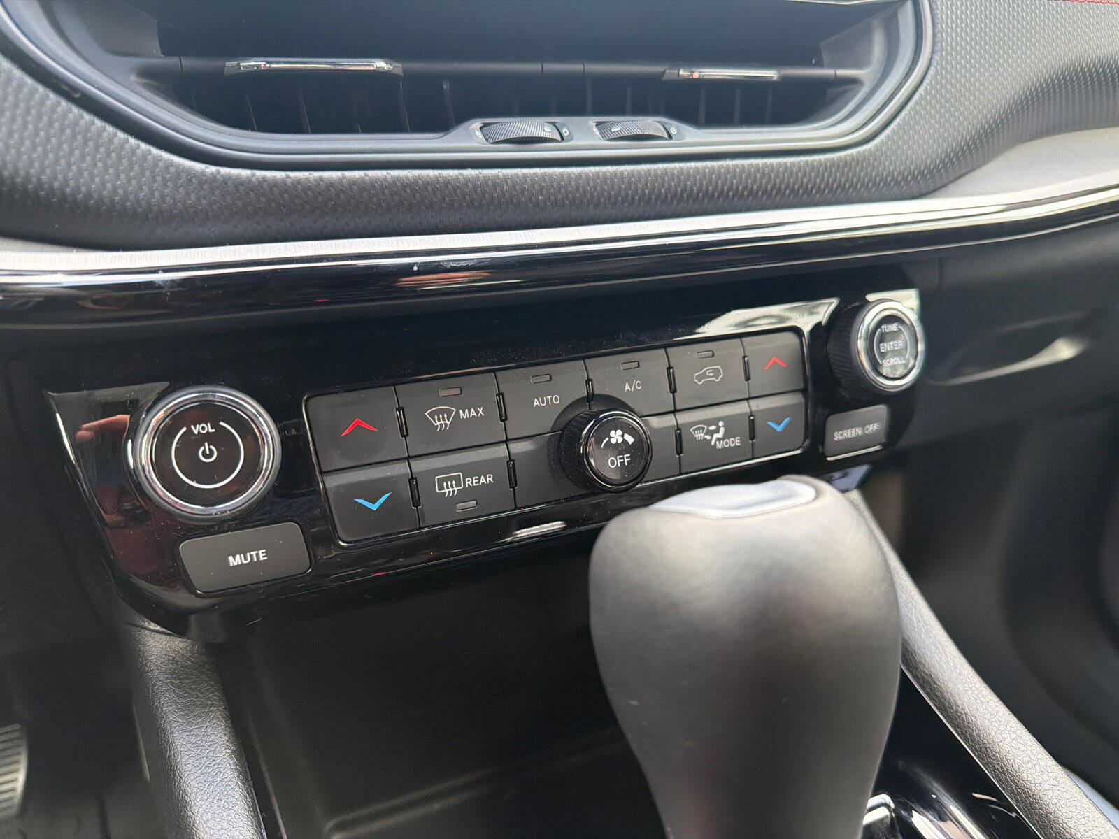 Used 2025 Jeep Compass Trailhawk AWD/4WD image 21