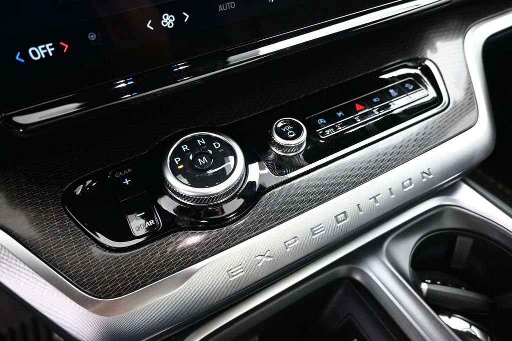 New 2027 Ford Expedition Max Platinum w/ Stealth Appearance Package AWD/4WD image 16