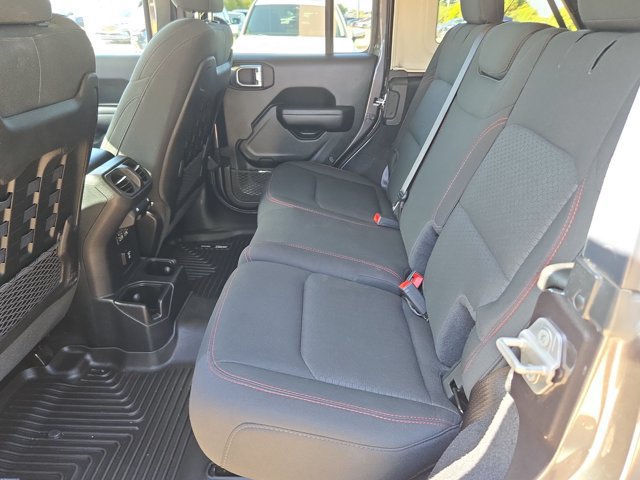 Used 2021 Jeep Wrangler Unlimited Rubicon AWD/4WD image 10