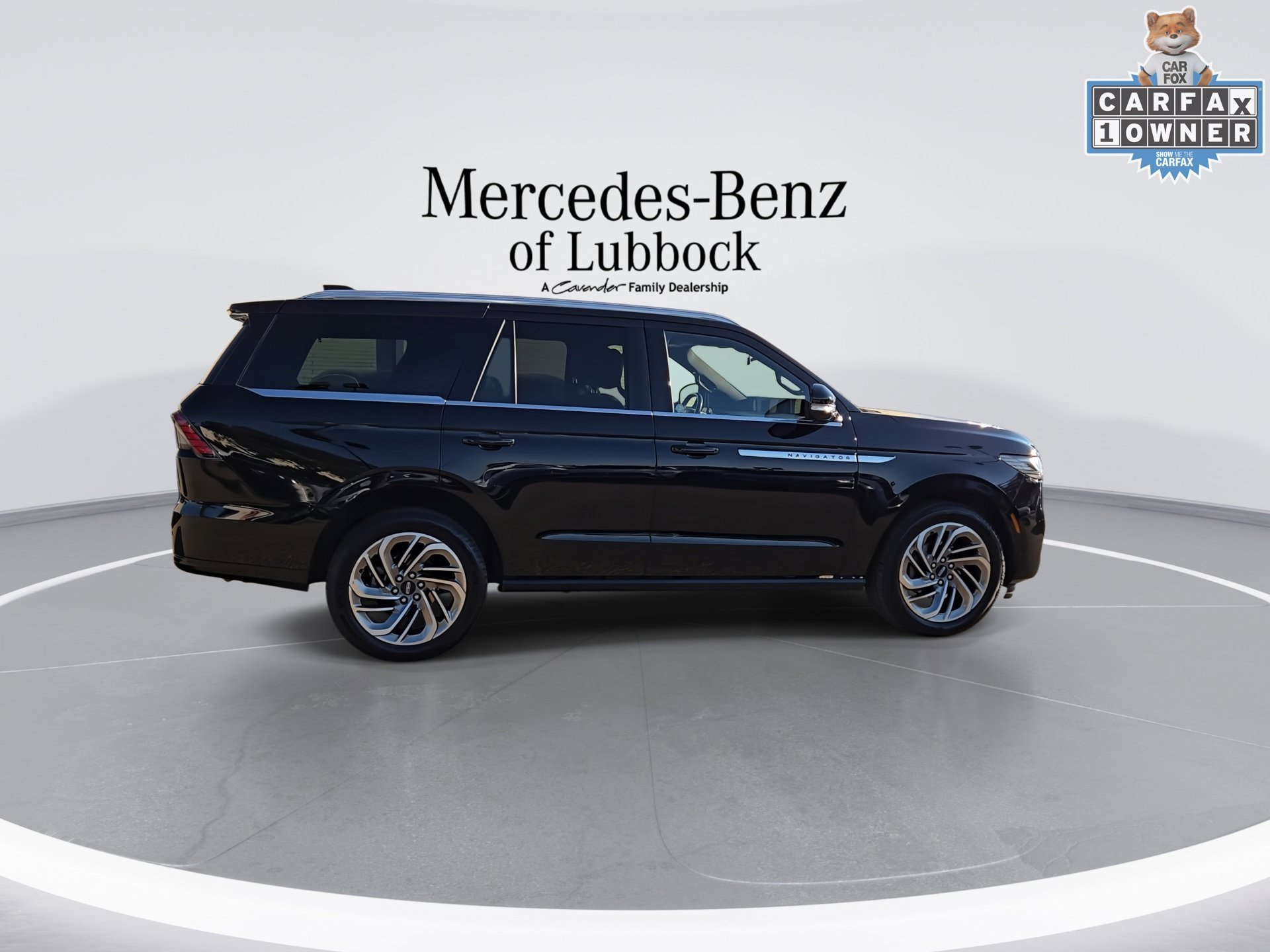 Used 2025 Lincoln Navigator Reserve AWD/4WD image 9