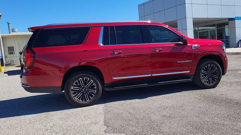Used 2025 GMC Yukon XL Elevation w/ LPO, Elevation Black Package image 8