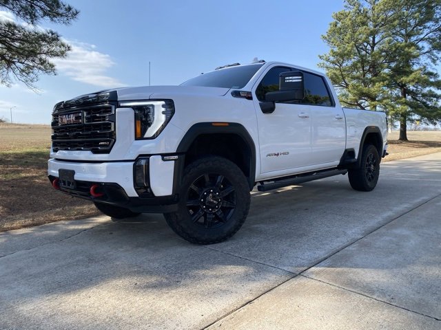 Used 2024 GMC Sierra 2500 AT4 w/ AT4 Preferred Package image 1