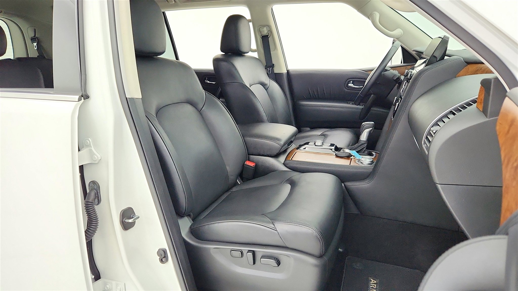 Used 2024 Nissan Armada SL w/ Captain's Chairs Package image 20