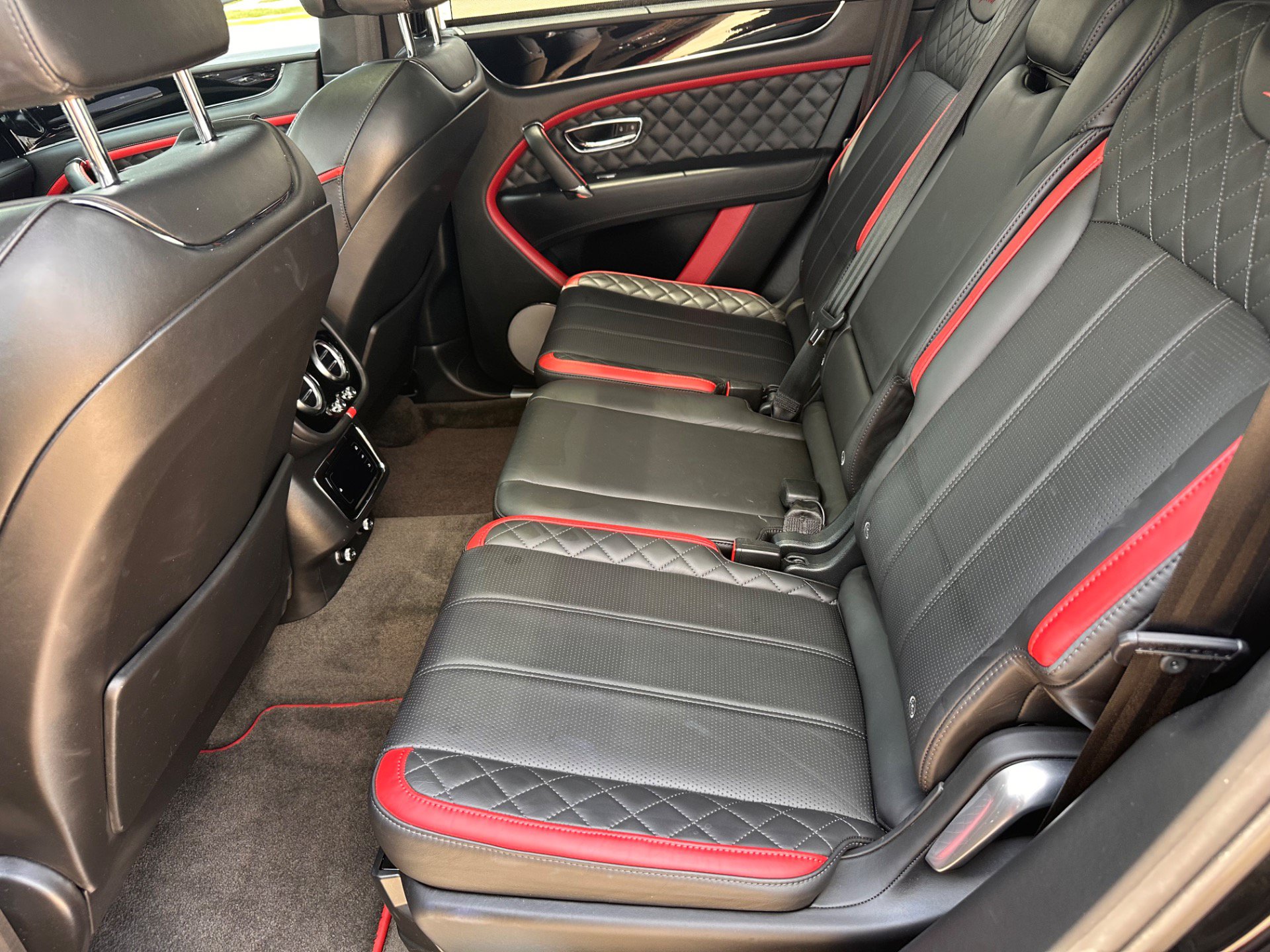 Used 2020 Bentley Bentayga Speed AWD/4WD image 22