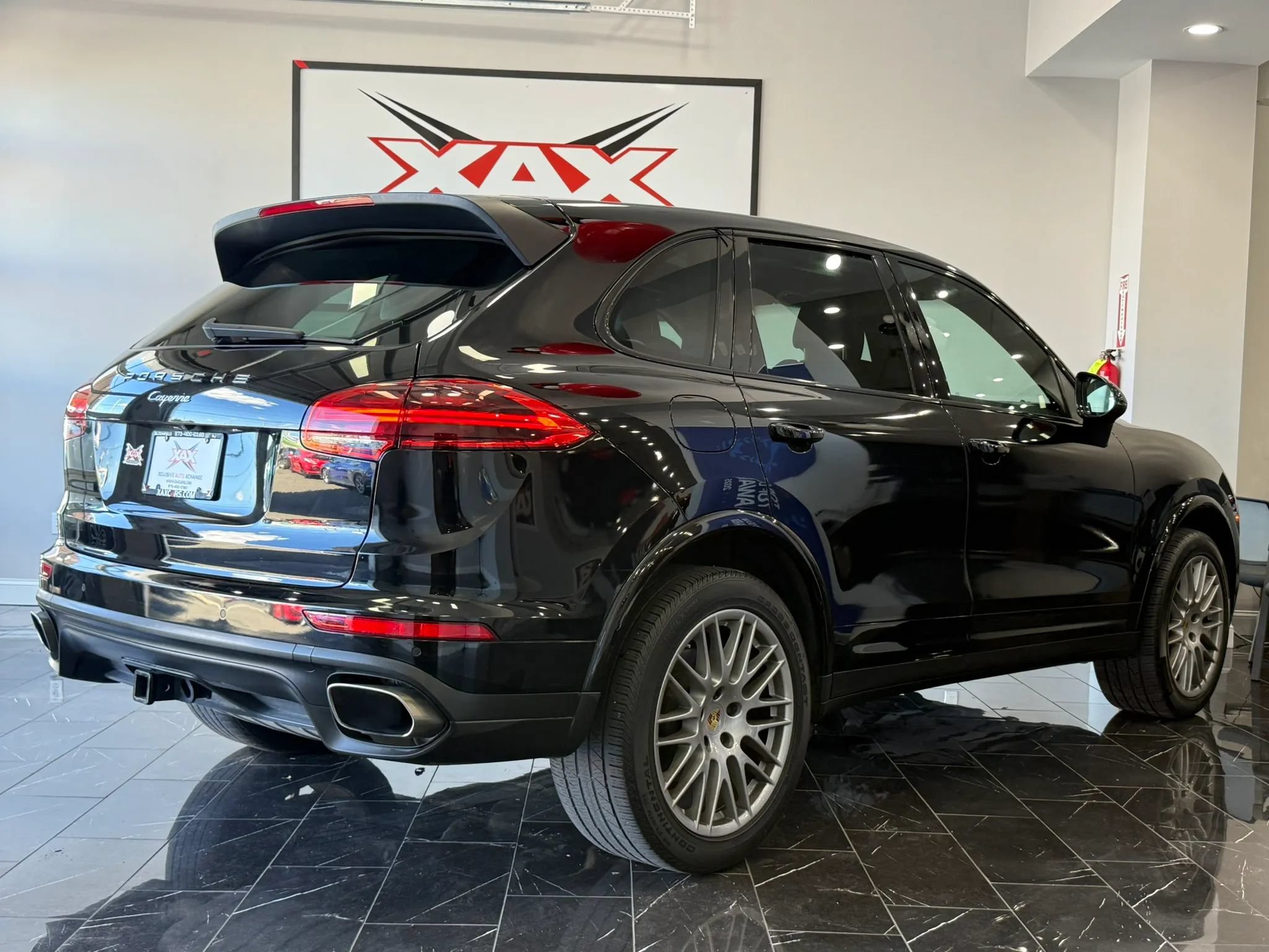 Used 2017 Porsche Cayenne Platinum Edition AWD/4WD image 41