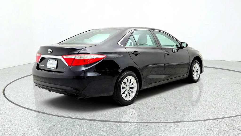 Used 2016 Toyota Camry FWD image 5