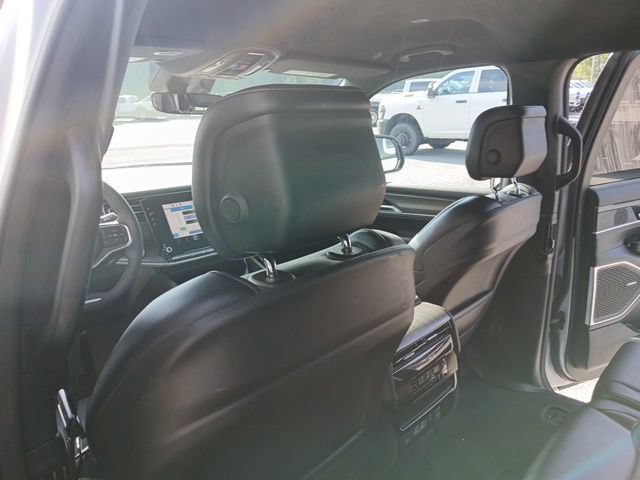 Used 2024 Jeep Wagoneer L Series II w/ Flexible Seating Group AWD/4WD image 19