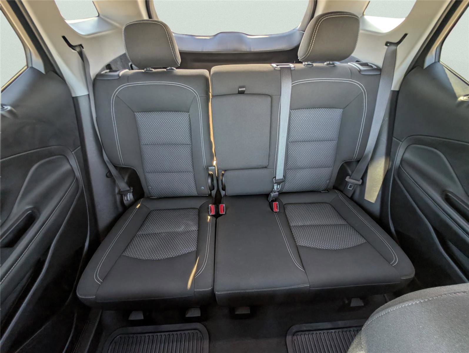 Used 2024 GMC Terrain SLE image 34