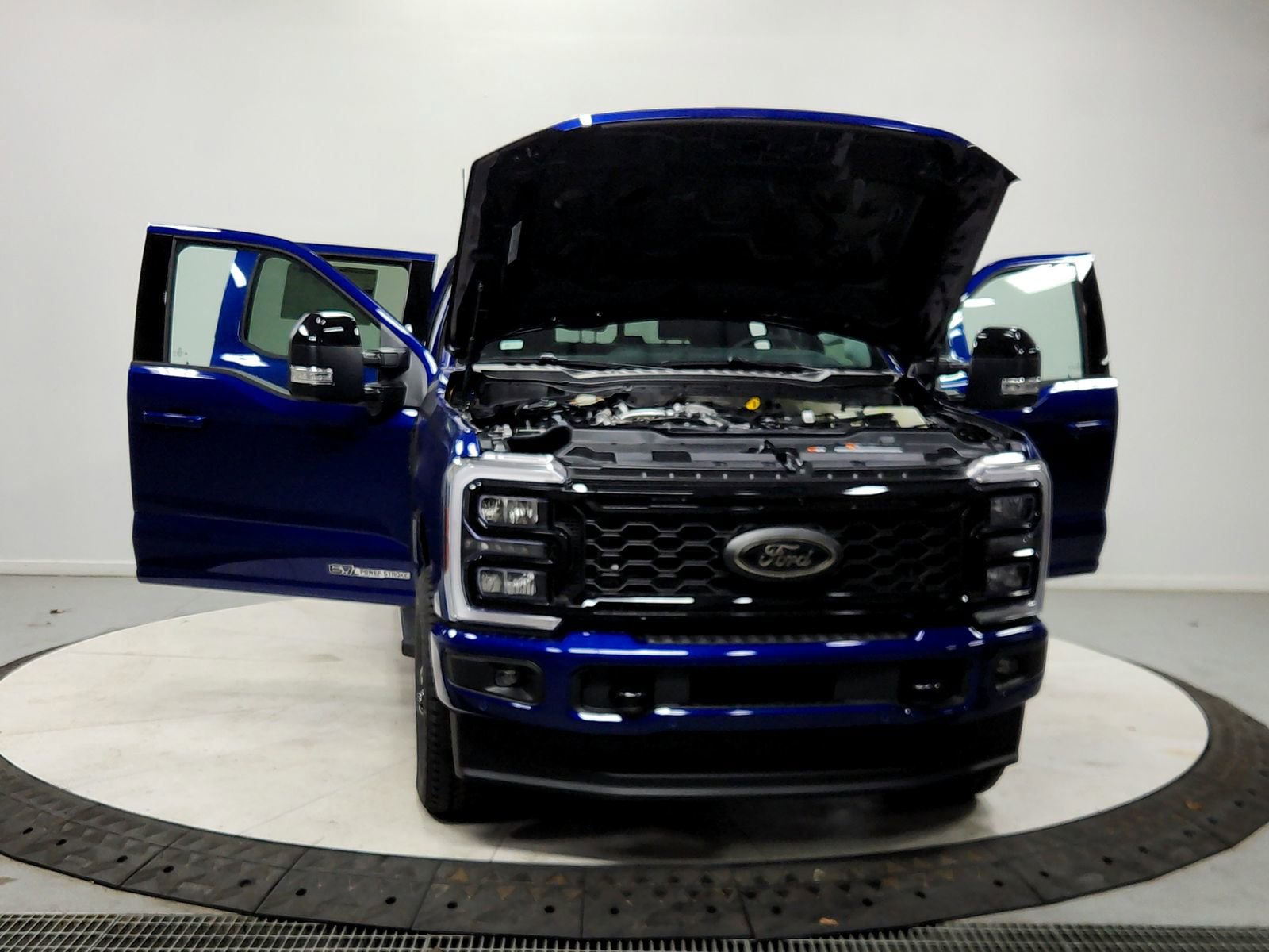 New 2026 Ford F250 Lariat w/ Black Appearance Package image 10