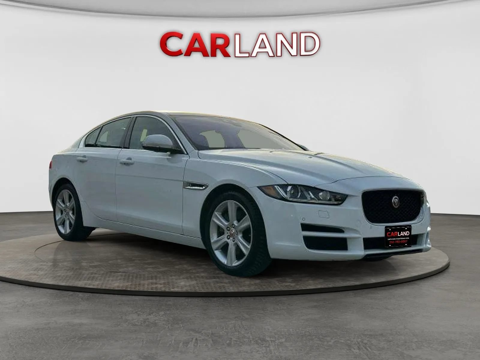 Used 2018 Jaguar XE Prestige RWD image 9