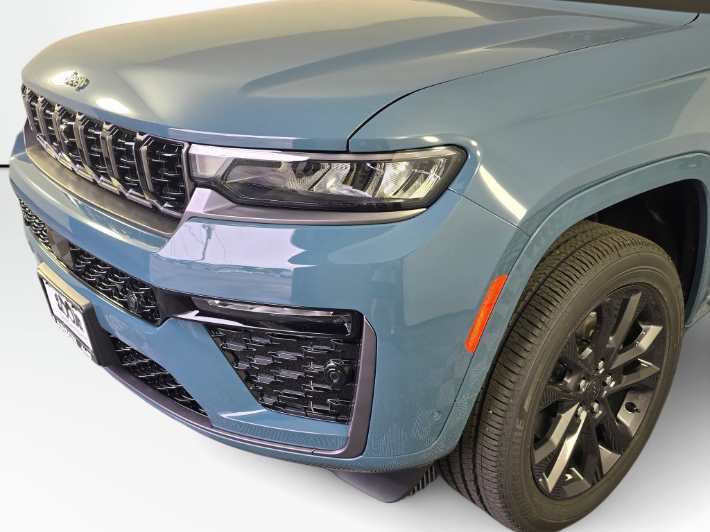 New 2026 Jeep Grand Cherokee Limited AWD/4WD image 11