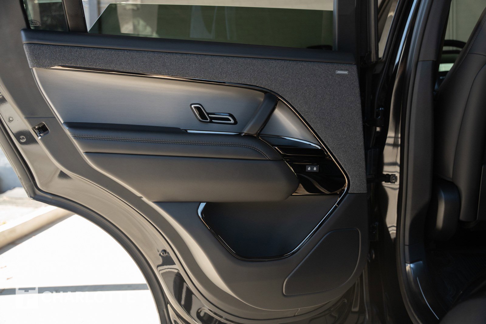 Used 2025 Land Rover Range Rover Sport Dynamic SE image 27