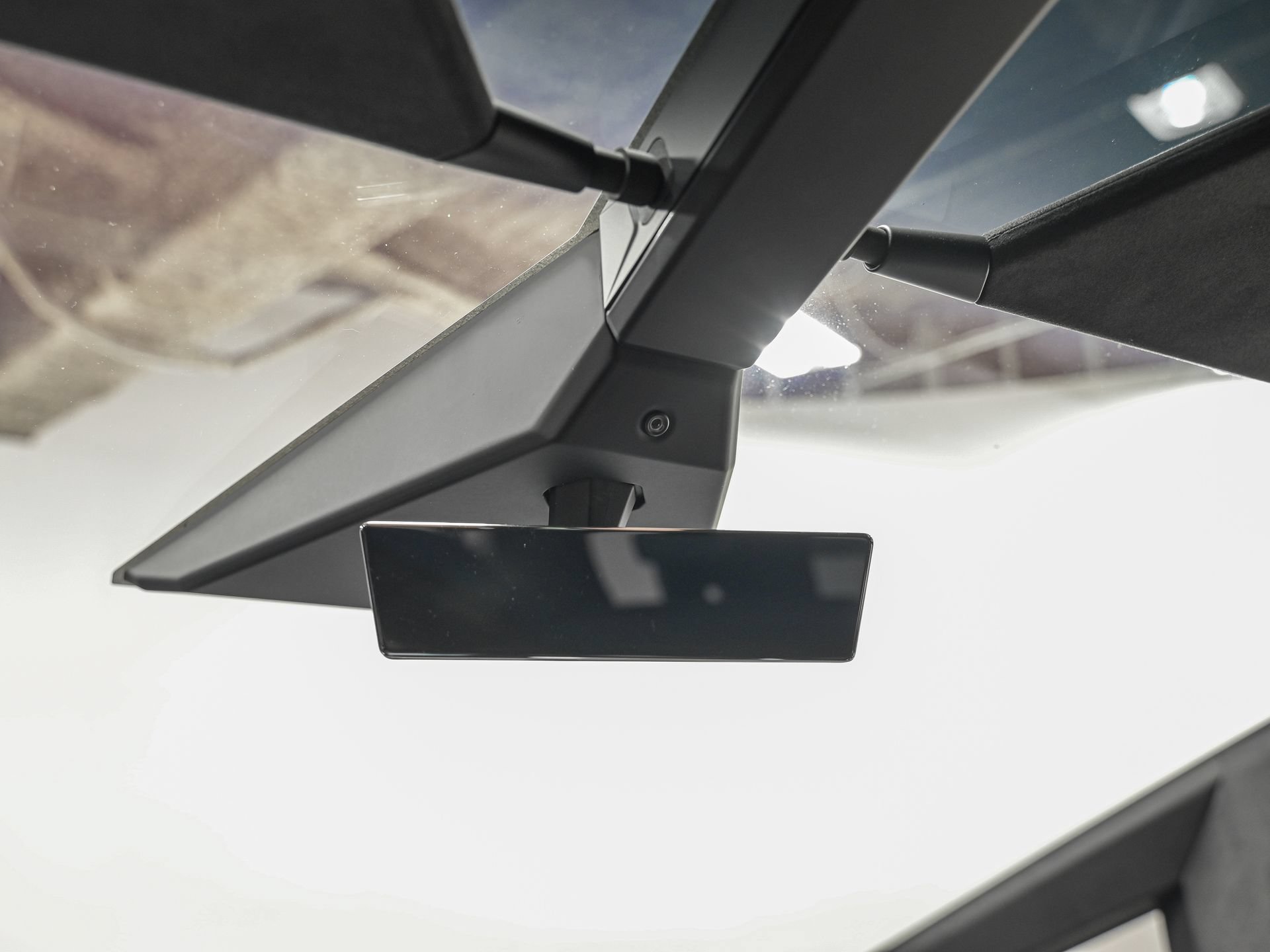 Used 2025 Tesla Cybertruck AWD Crew Cab image 21