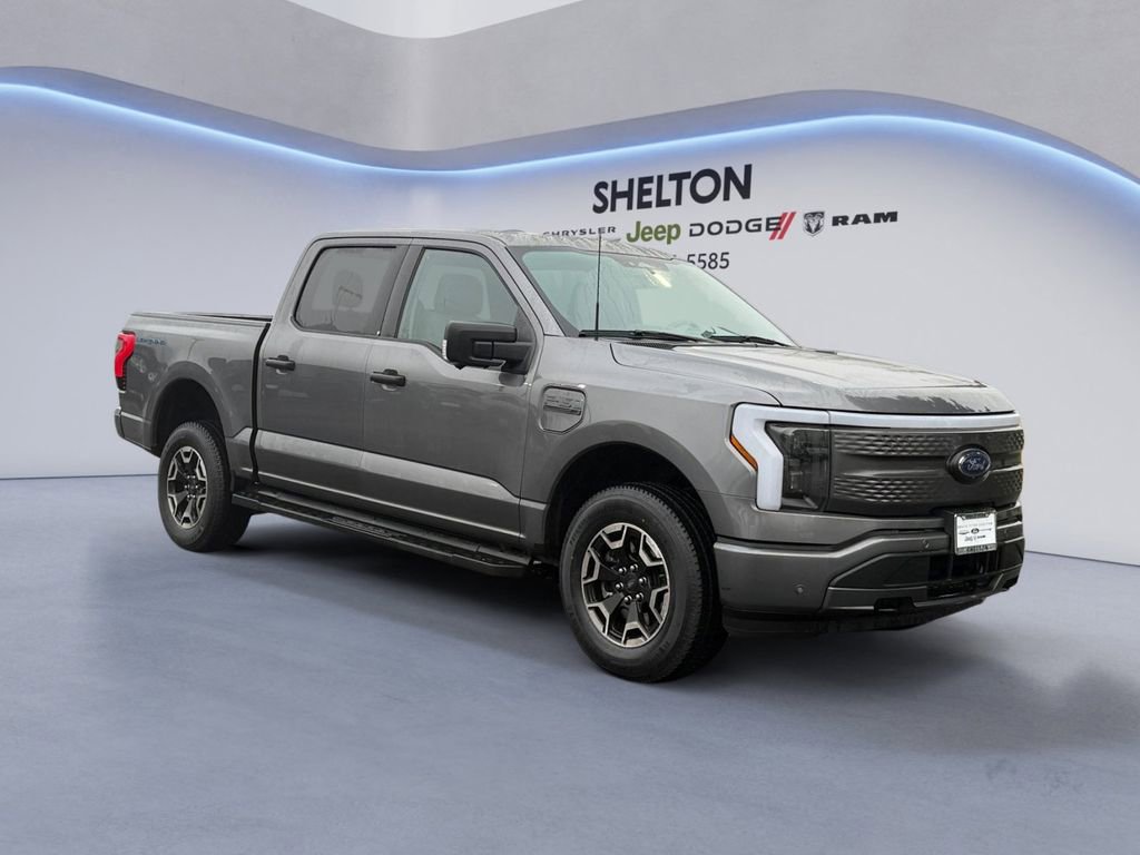 Used 2023 Ford F150 Lightning XLT image 7