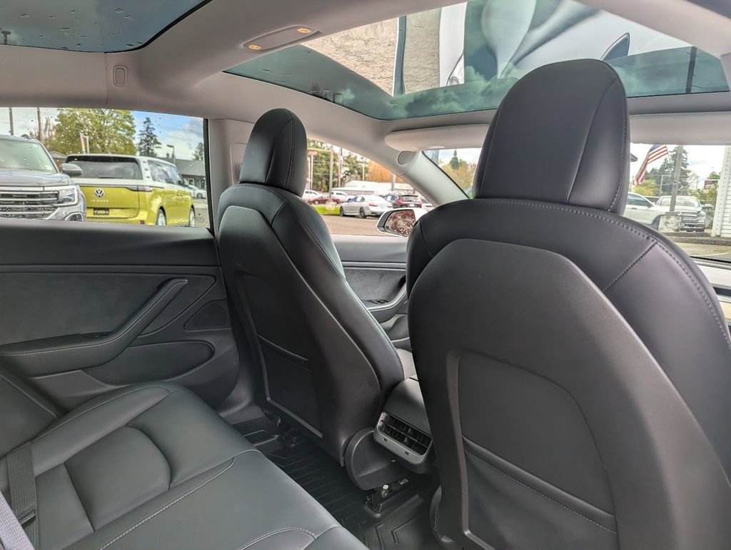 Used 2019 Tesla Model 3 Long Range image 32