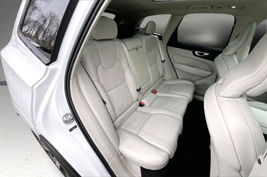 Used 2023 Volvo XC60 B5 Ultimate image 25