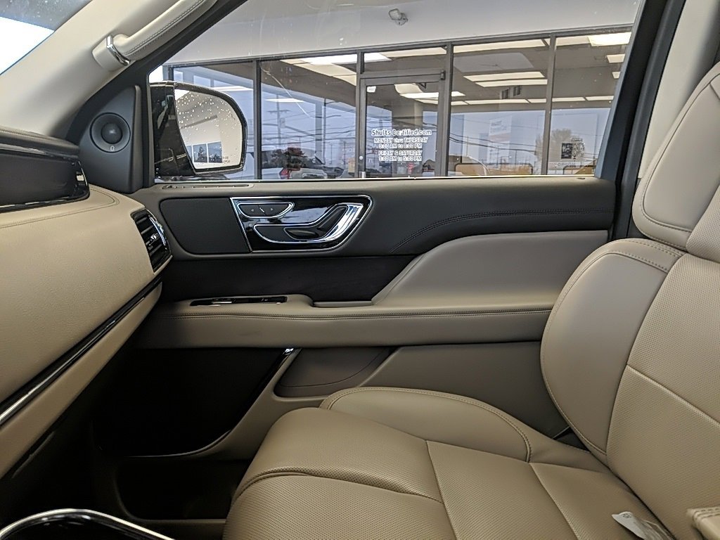 Certified 2024 Lincoln Navigator Premiere image 27