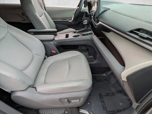 Certified 2021 Toyota Sienna XLE image 19