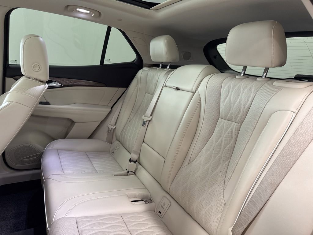 Used 2022 Buick Envision Avenir w/ Technology Package II image 11