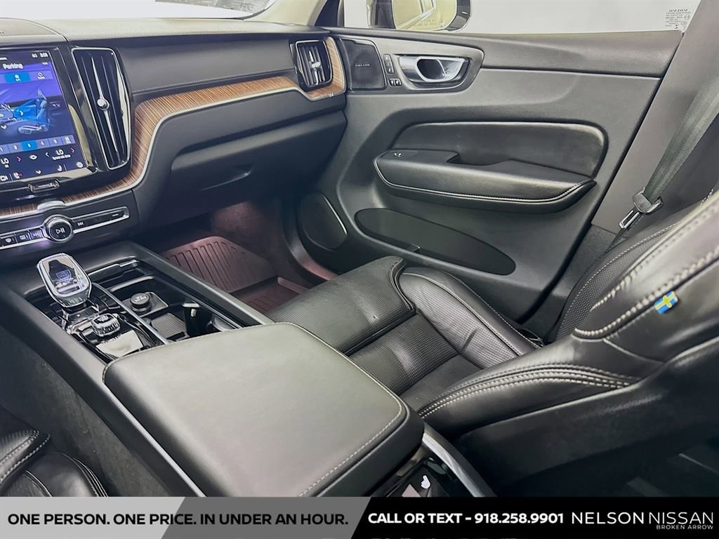 Used 2023 Volvo XC60 B5 Ultimate w/ Climate Package AWD/4WD image 25