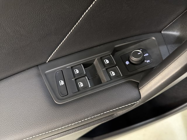 Certified 2024 Volkswagen Tiguan SE AWD/4WD image 19