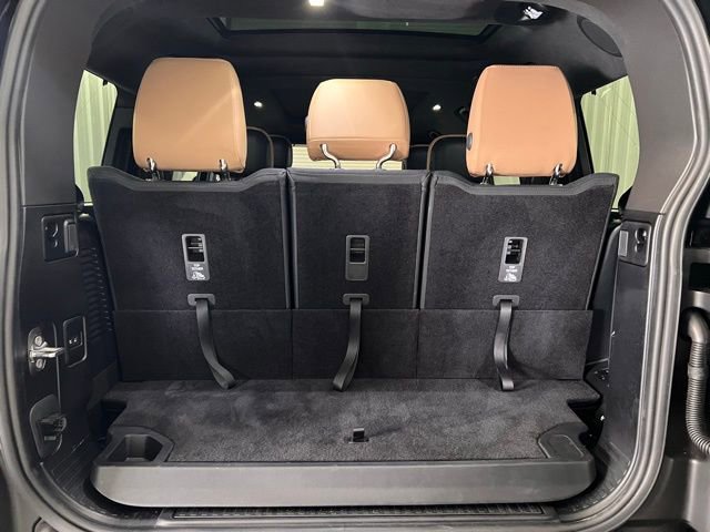 Used 2025 Land Rover Defender 130 V8 image 30