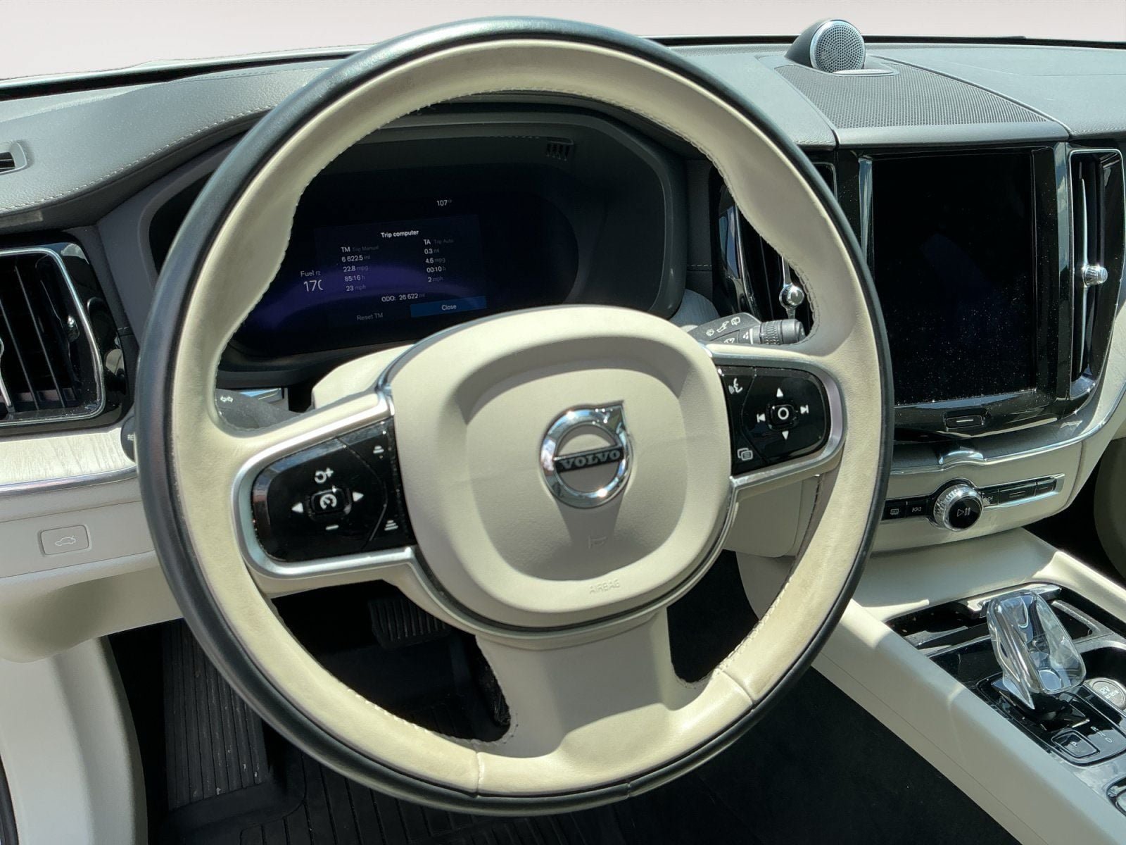 Used 2023 Volvo XC60 B6 Ultimate w/ Protection Package Premier AWD/4WD image 12