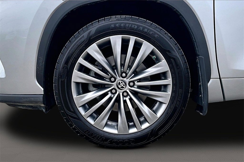 Used 2021 Toyota Highlander Platinum image 9