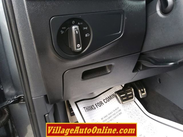 Used 2023 Volkswagen Tiguan SEL R-Line image 13