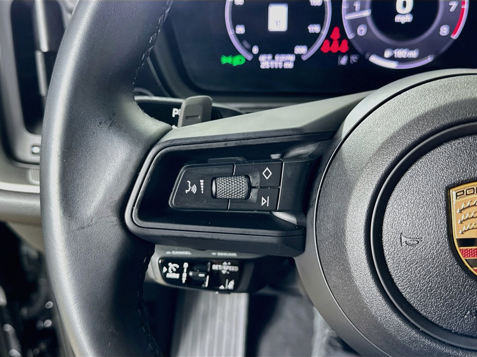 Certified 2025 Porsche Cayenne S AWD/4WD image 18