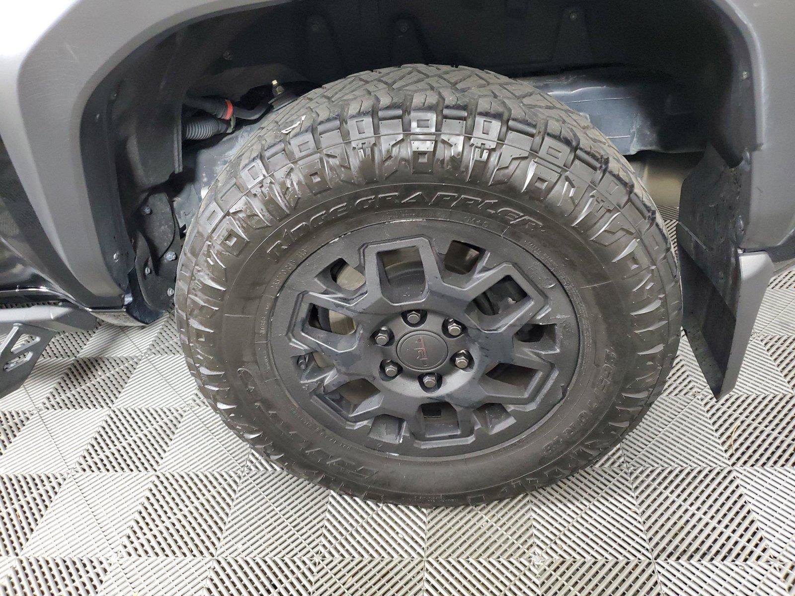 Used 2025 Toyota 4Runner TRD Off-Road Premium AWD/4WD image 8