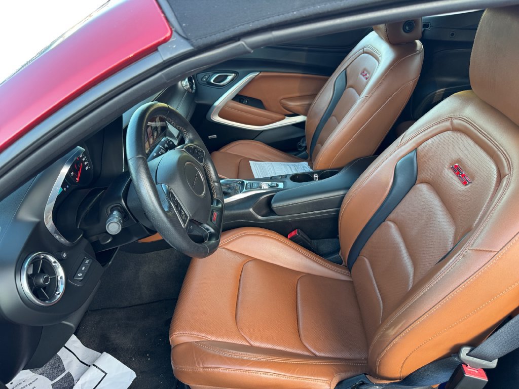 Used 2018 Chevrolet Camaro SS RWD image 11