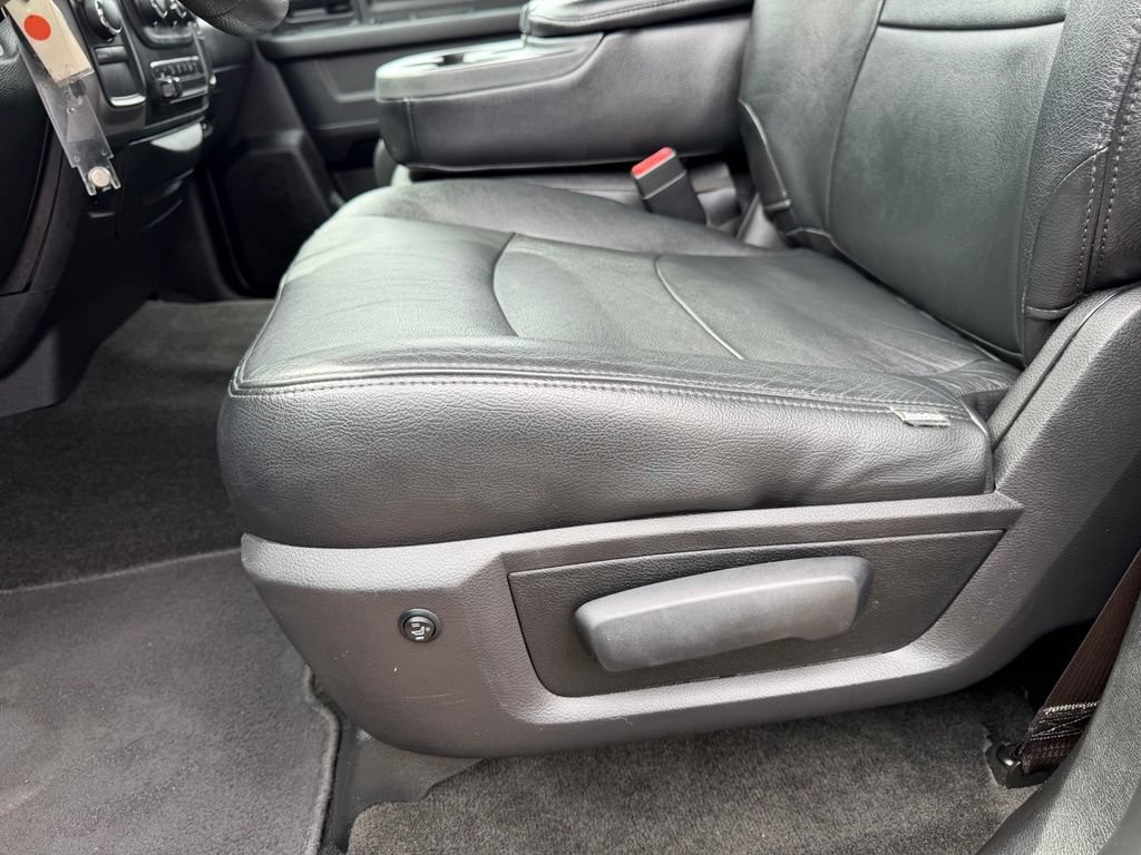 Used 2017 RAM 2500 Tradesman w/ Chrome Appearance Group AWD/4WD image 13