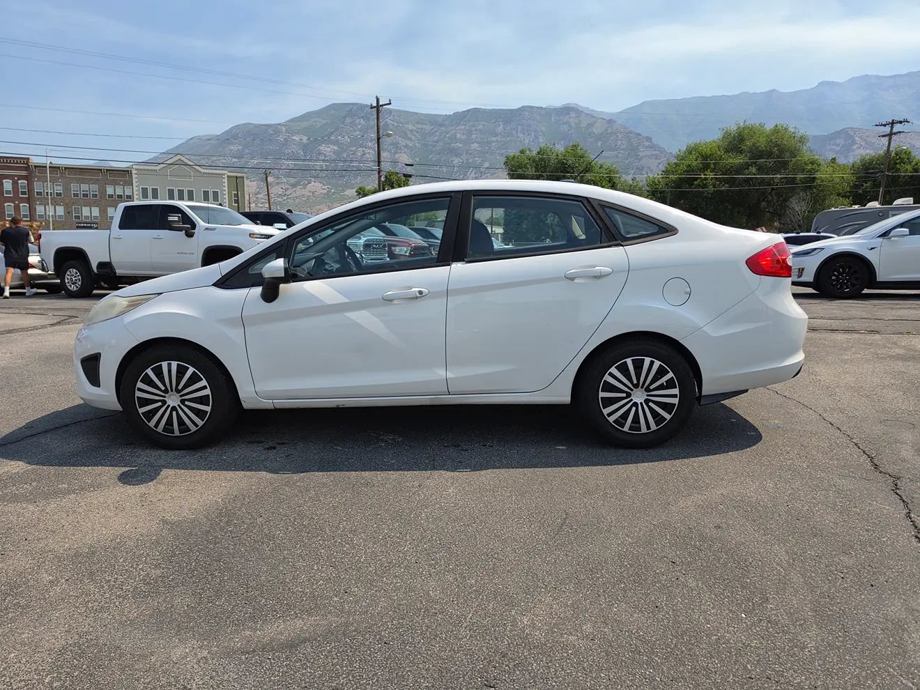 Used 2012 Ford Fiesta SE FWD image 5