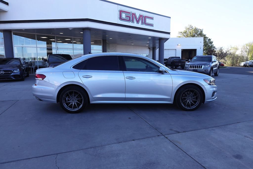 Used 2020 Volkswagen Passat 2.0T SEL FWD image 7