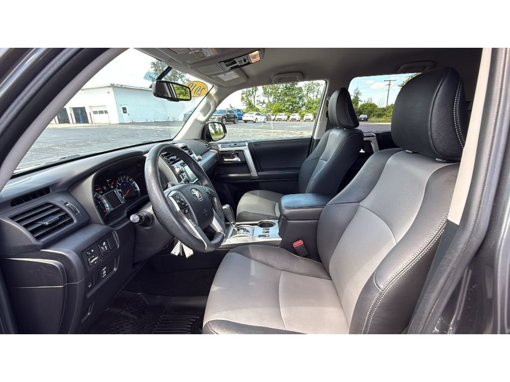 Certified 2019 Toyota 4Runner SR5 Premium AWD/4WD image 32