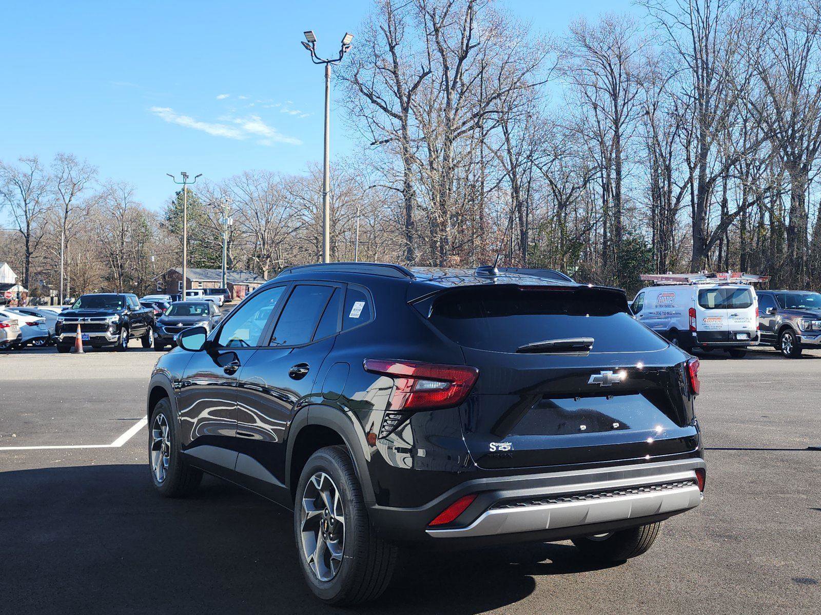 New 2026 Chevrolet Trax LT w/ LPO, Blackout Package image 3