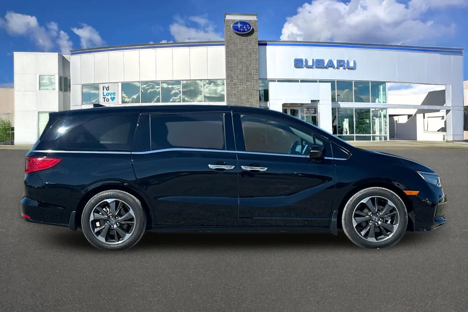 Used 2024 Honda Odyssey Elite image 6