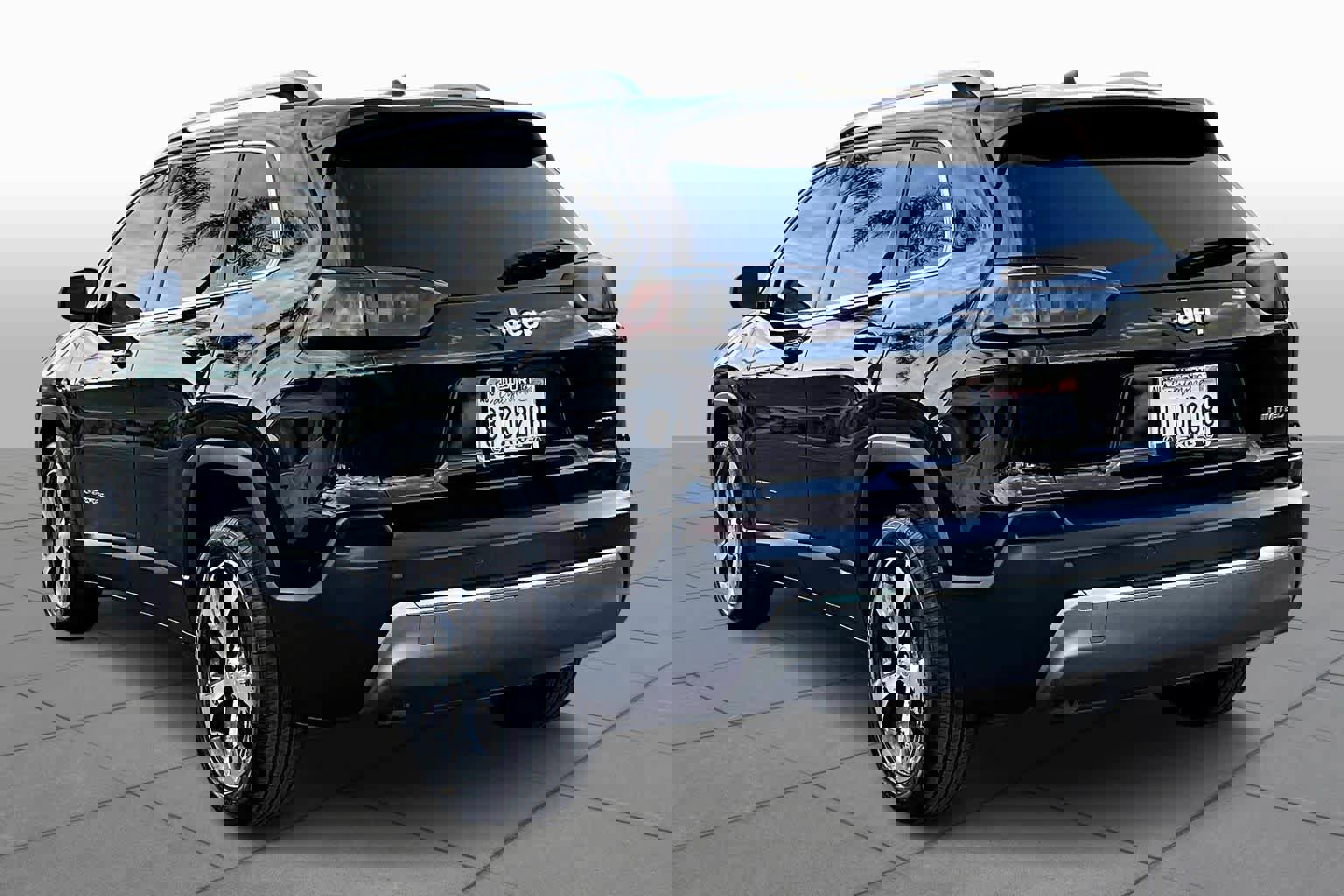 Used 2019 Jeep Cherokee Limited image 11