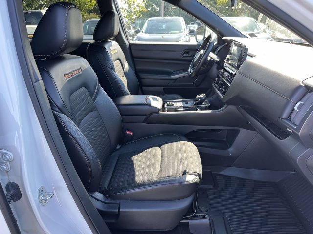 Used 2024 Nissan Pathfinder Rock Creek AWD/4WD image 9