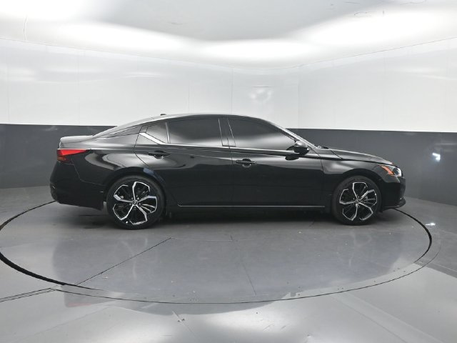Used 2024 Nissan Altima 2.5 SR FWD image 30