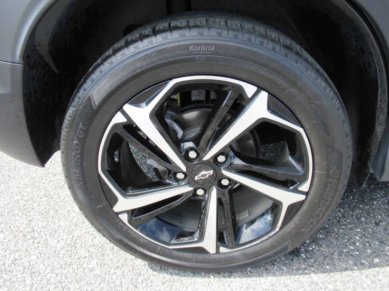 Used 2023 Chevrolet TrailBlazer RS w/ Sun and Liftgate Package AWD/4WD image 8