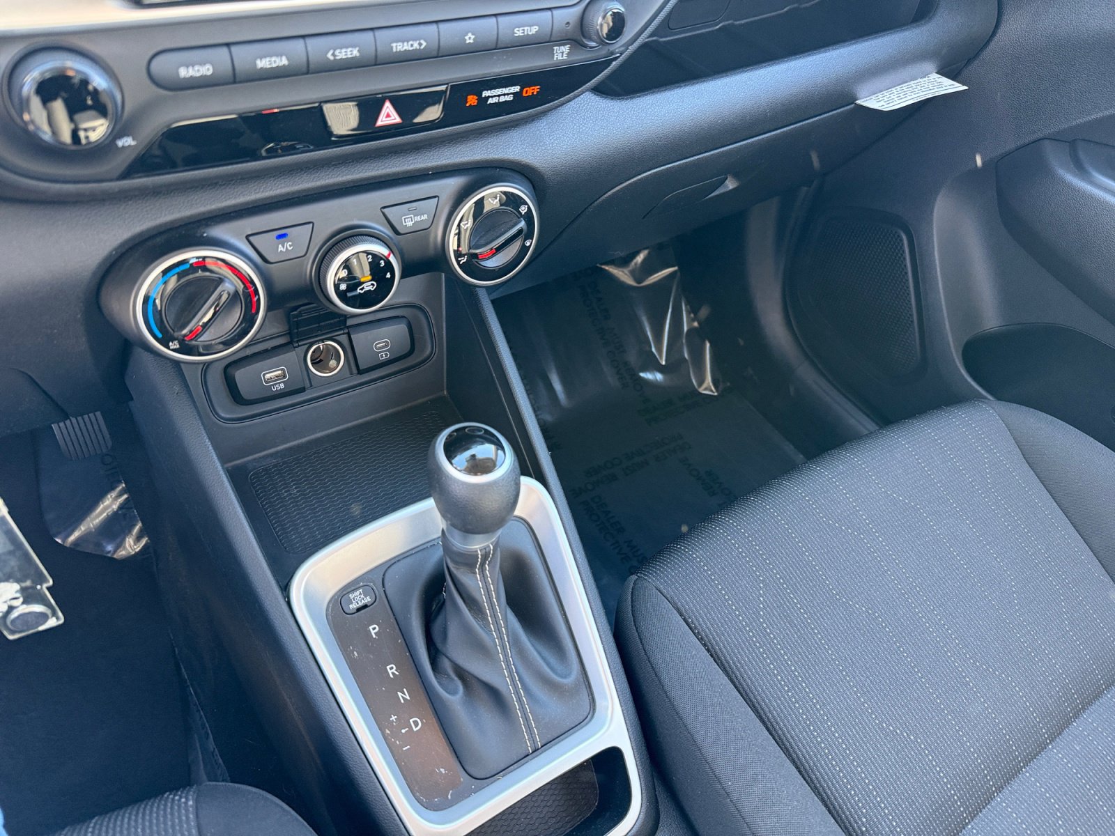 Certified 2023 Hyundai Venue SE image 13