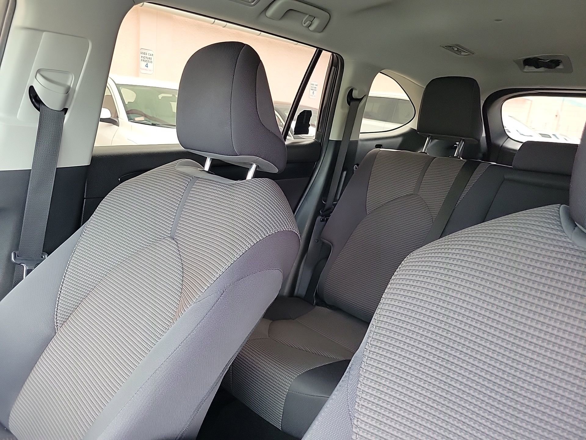 Used 2023 Toyota Highlander L image 28