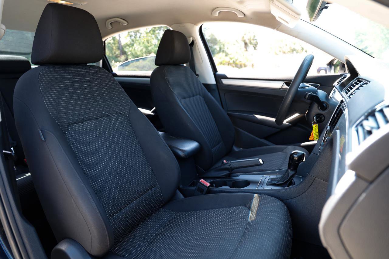 Used 2017 Volkswagen Passat 1.8T S image 18