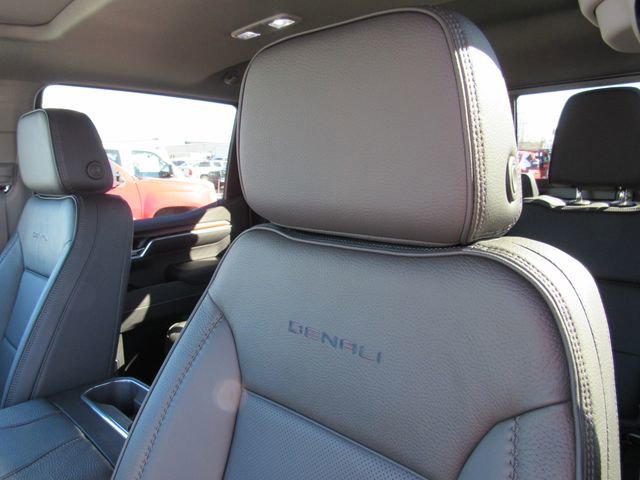 Used 2026 GMC Sierra 1500 Denali w/ Denali Reserve Package image 16